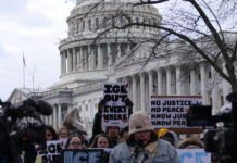 Minnesotanos viajan a Washington para presionar por recortes en la financiación de ICE Minnesotanos viajan a Washington para presionar por recortes en la financiación de ICE