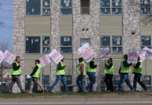 Prohibición sobre reuniones con público cautivo antisindical sobrevive a un desafío legal Prohibición sobre reuniones con público cautivo antisindical sobrevive a un desafío legal