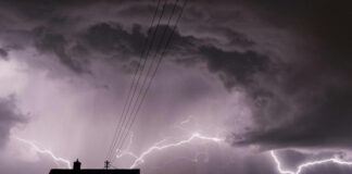 Sistema de tormentas azota sureste de EEUU; activan alertas de tornado Sistema de tormentas azota sureste de EEUU; activan alertas de tornado