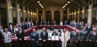 Gobierno y gasolineros mantendrán en 24 pesos la gasolina magna por seis meses Gobierno y gasolineros mantendrán en 24 pesos la gasolina magna por seis meses