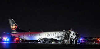 Avión de Air Canada choca contra camión de bomberos en Aeropuerto LaGuardia, Nueva York Avión de Air Canada choca contra camión de bomberos en Aeropuerto LaGuardia, Nueva York
