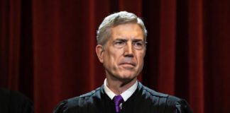 La Corte Suprema falla en contra de la prohibición de Colorado sobre terapias de conversión La Corte Suprema falla en contra de la prohibición de Colorado sobre terapias de conversión