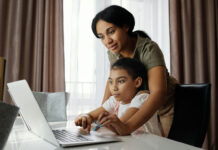 Crece el colegio comunitario en línea que los legisladores intentaron acabar en California Crece el colegio comunitario en línea que los legisladores intentaron acabar en California