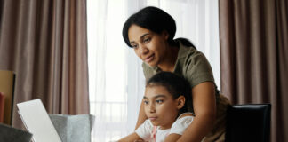 Crece el colegio comunitario en línea que los legisladores intentaron acabar en California Crece el colegio comunitario en línea que los legisladores intentaron acabar en California