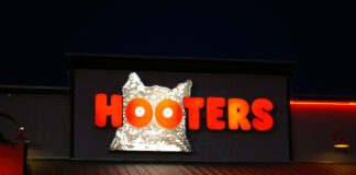 Hooters, inquilino original del Mall of America, cerrará su último restaurante en Minnesota Hooters, inquilino original del Mall of America, cerrará su último restaurante en Minnesota