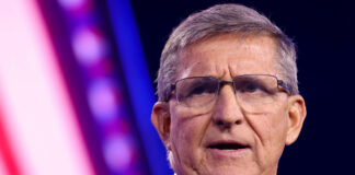 Funcionarios allegados a Trump buscan apoderarse de las elecciones intermedias Funcionarios allegados a Trump buscan apoderarse de las elecciones intermedias