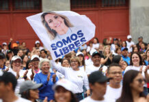 María Corina Machado reabre sede de su partido en Caracas; busca el cambio en Venezuela María Corina Machado reabre su partido en Venezuela; acompañará protestas por el cambio