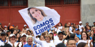 María Corina Machado reabre sede de su partido en Caracas; busca el cambio en Venezuela María Corina Machado reabre su partido en Venezuela; acompañará protestas por el cambio