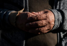 “No me lleven al hospital”: Inmigrantes irregulares en Texas rehúyen la atención médica “No me lleven al hospital”: Inmigrantes irregulares en Texas rehúyen la atención médica