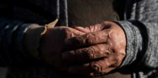 “No me lleven al hospital”: Inmigrantes irregulares en Texas rehúyen la atención médica “No me lleven al hospital”: Inmigrantes irregulares en Texas rehúyen la atención médica