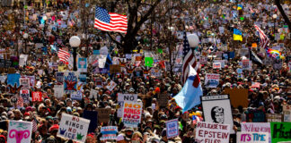 La emblemática protesta “No Kings” congrega a decenas de miles de personas en St. Paul La emblemática protesta "No Kings" congrega a decenas de miles de personas en St. Paul