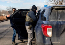 Juez encuentra evidencia de discriminación racial por parte de agentes federales en Minnesota Juez encuentra evidencia de discriminación racial por parte de agentes federales en Minnesota