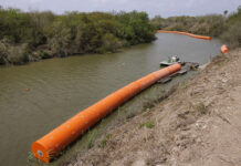 Texas instalará 536 millas de vallas flotantes en el Río Grande para disuadir a migrantes Texas instalará 536 millas de vallas flotantes en el Río Grande para disuadir a los migrantes