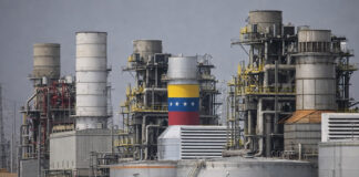 EEUU emite una licencia que autoriza a sus empresas explotar y comerciar petróleo venezolano EEUU emite una licencia que autoriza a sus empresas explotar y comerciar petróleo venezolano