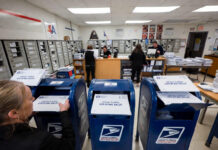 Pese a criticar constantemente al voto por correo, Trump envía el suyo de ese modo Pese a criticar constantemente al voto por correo en Florida, Trump envía el suyo de ese modo