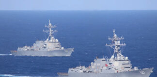 Buques de guerra de EEUU cruzan el estrecho de Ormuz; Irán niega esa información Buques de guerra de EEUU cruzan el estrecho de Ormuz; Irán niega esa información