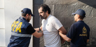 La Policía Federal Argentina captura al contralmirante Fernando Farías, solicitado por México La Policía Federal Argentina captura al contralmirante Fernando Farías, solicitado por México