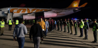 Juez ordena terminar investigación por desacato en vuelos de deportación en EEUU Juez ordena terminar investigación por desacato en vuelos de deportación en EEUU