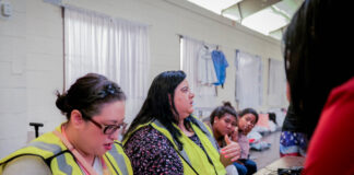 A medida que crece el flujo de detenidos del ICE en Minnesota, en Texas surge la ayuda A medida que crece el flujo de detenidos del ICE en Minnesota, en Texas surge la ayuda