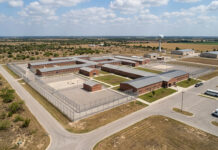 Juez federal ordena liberar a familia egipcia detenida por casi un año en Texas Juez federal ordena liberar a familia egipcia detenida por casi un año en Texas