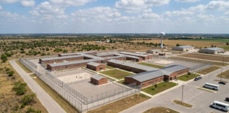 Juez federal ordena liberar a familia egipcia detenida por casi un año en Texas Juez federal ordena liberar a familia egipcia detenida por casi un año en Texas