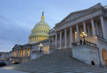 Inician proceso que destinaría miles de millones de dólares a las deportaciones masivas Inician proceso que destinaría miles de millones de dólares a las deportaciones masivas