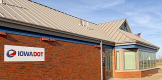 La “Operación Muro de ICE” de la Patrulla Estatal de Iowa provoca más litigios al estado La "Operación Muro de ICE" de la Patrulla Estatal de Iowa provoca más litigios al estado