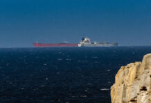 Irán vuelve a cerrar el estrecho de Ormuz ante el bloqueo de EEUU; reportan tiroteos Irán vuelve a cerrar el estrecho de Ormuz ante el bloqueo de EEUU; reportan tiroteos