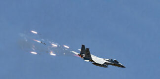 Irán derriba un avión de combate F-15 de EEUU; ejército iraní busca al piloto sobreviviente Irán derriba un avión de combate F-15 de EEUU; ejército iraní busca al piloto sobreviviente