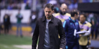 Afición de Cruz Azul exige la salida de Nicolás Larcamón tras ser eliminados por el LAFC Afición de Cruz Azul exige la salida de Nicolás Larcamón tras ser eliminados por el LAFC