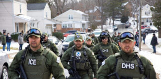 Republicanos aplauden la detención de inmigrantes, hasta que ICE llega a sus patios Republicanos aplauden la detención de inmigrantes, hasta que ICE llega a sus patios