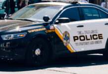 Policía de El Paso, Texas golpea a mujer durante arresto; autoridades revisan “uso de la fuerza” Policía de El Paso, Texas golpea a mujer durante arresto; autoridades revisan "uso de la fuerza"