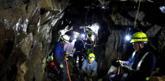 Continúan trabajos para rescatar a segundo trabajador de la mina Santa Fe, en Sinaloa Tras 13 días, continúan trabajos para rescatar a segundo trabajador de la mina Santa Fe en Sinaloa