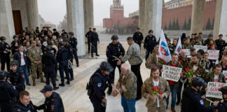 El Kremlin lanza campaña de detenciones contra único partido opositor legal en Rusia El Kremlin lanza campaña de detenciones contra único partido opositor legal en Rusia