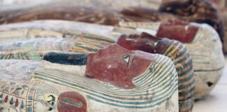 Egipto incauta sarcófago del periodo romano; hay dos detenidos por tráfico de antigüedades Egipto incauta sarcófago del periodo romano; hay dos detenidos por tráfico de antigüedades