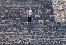 Tirador mata a mujer canadiense, hiere a otros más y se quita la vida en las Pirámides de Teotihuacán Tirador mata a mujer canadiense, hiere a otros más y se quita la vida en las Pirámides de Teotihuacán