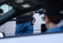 Las versiones del ICE no coinciden acerca de hombre de St. Paul herido por sus agentes Las versiones del ICE no coinciden acerca de hombre de St. Paul herido por sus agentes
