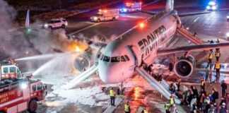 Avión atropella y mata a una persona en Denver al momento de iniciar su despegue Avión atropella y mata a una persona en Denver al momento de iniciar su despegue