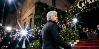 Bad Bunny sorprendió para la MET Gala 2026; el cantante lució un aire envejecido irreconocible Bad Bunny sorprendió para la MET Gala 2026; el cantante lució un aire envejecido irreconocible