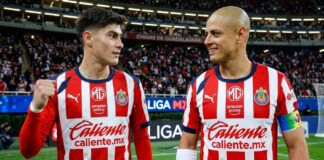 Javier “el Chicharito” Hernández señala a Armando “la Hormiga” González como su heredero Chicharito señala a Hormiga González como su heredero e ídolo del futuro en México