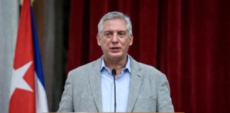 “Cuba tiene el derecho legítimo a defenderse de una arremetida bélica”: Miguel Díaz-Canel "Cuba tiene el derecho legítimo a defenderse de una arremetida bélica": presidente Miguel Díaz-Canel