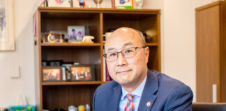 El fiscal de Ramsey County, John Choi, lleva su cruzada de tiroteos no mortales al Capitolio El fiscal de Ramsey County, John Choi, lleva su cruzada de tiroteos no mortales al Capitolio