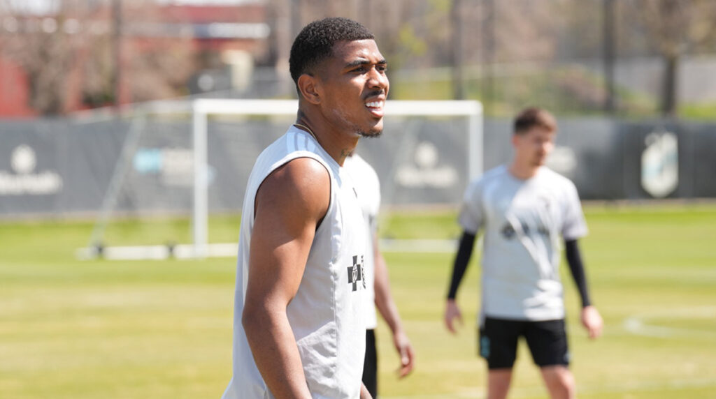 El colombiano Jefferson Díaz entrena con sus compañeros del Minnesota United.