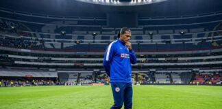 Joel Huiqui, el chico humilde que hoy sueña en grande al frente de Cruz Azul Joel Huiqui, el chico humilde que hoy sueña en grande al frente de Cruz Azul