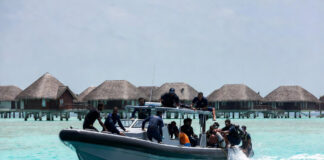 Encuentran cuerpos de cuatro buzos italianos que ahogados en cueva submarina en Maldivas Encuentran cuerpos de cuatro buzos italianos que murieron atrapados en cueva submarina en Maldivas