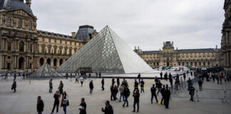 Nuevo video del robo del 2025 en el Louvre; los ladrones actuaron frente a la mirada de los guardias Nuevo material del robo en el Louvre; ladrones actuaron frente a la mirada impotente de los guardias