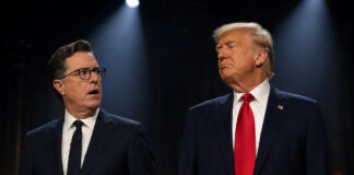 Trump celebra el fin del show de Stephen Colbert; lo califica como un “completo idiota” Trump celebra el fin del show de Stephen Colbert; lo califica como un "completo idiota"