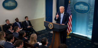 Trump descarta acuerdo que permita a Irán controlar el estrecho de Ormuz; no está “satisfecho” Trump descarta acuerdo que permita a Irán controlar el estrecho de Ormuz; no está "satisfecho"