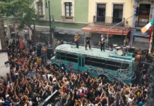 La banda irlandesa U2 se hace presente en la CDMX para filmar el video de “Streets of Dreams” La banda irlandesa U2 se hace presente en el Centro Histórico de la CDMX para filmar un videoclip