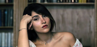 Condena Irán a 74 latigazos a la cantante Parastoo Ahmadi por aparecer sin velo en concierto virtual Condena Irán a 74 latigazos a la cantante Parastoo Ahmadi por aparecer sin velo en concierto virtual